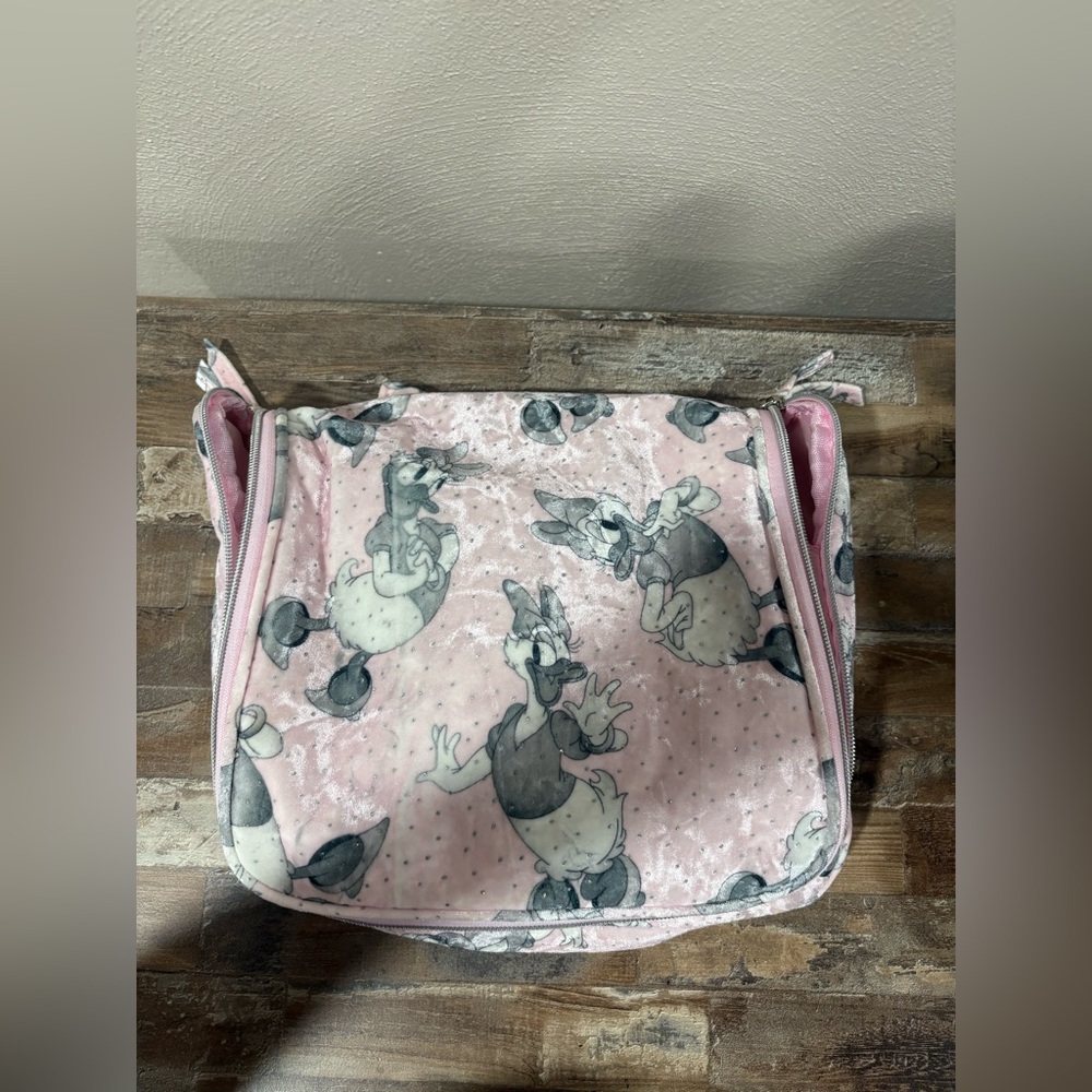 Daisy Duck Disney Delta Bag